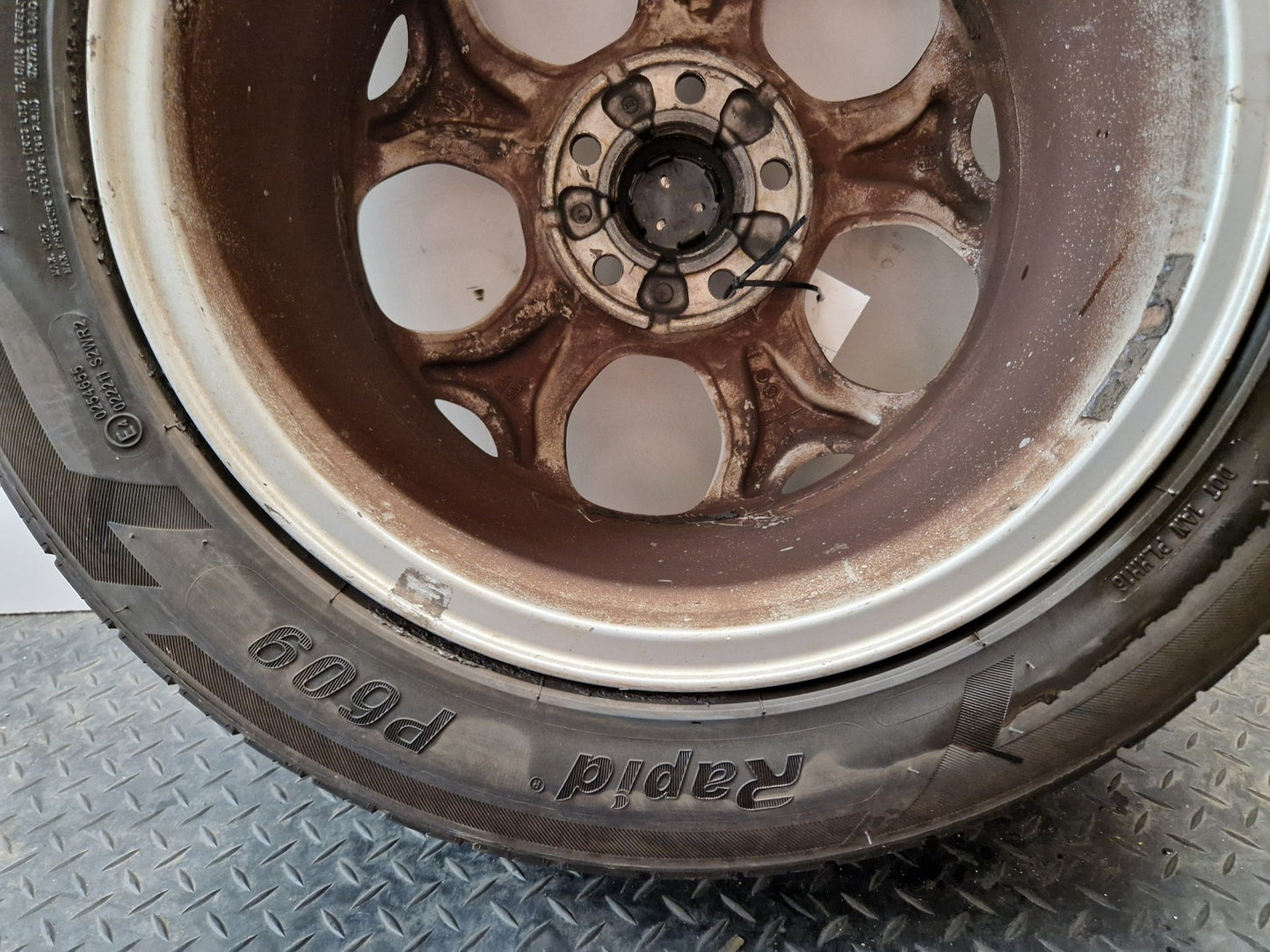 Ford C-Max MK2 (C344) 16" Alloy Wheel with Tyre 215/55/16 ~5mm