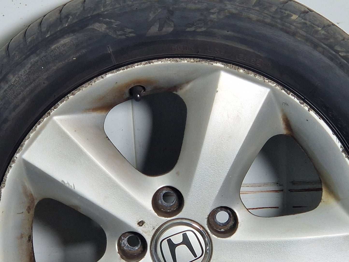 Honda FR-V MK1 16" Alloy Wheel with Tyre 6mm 205/55/16