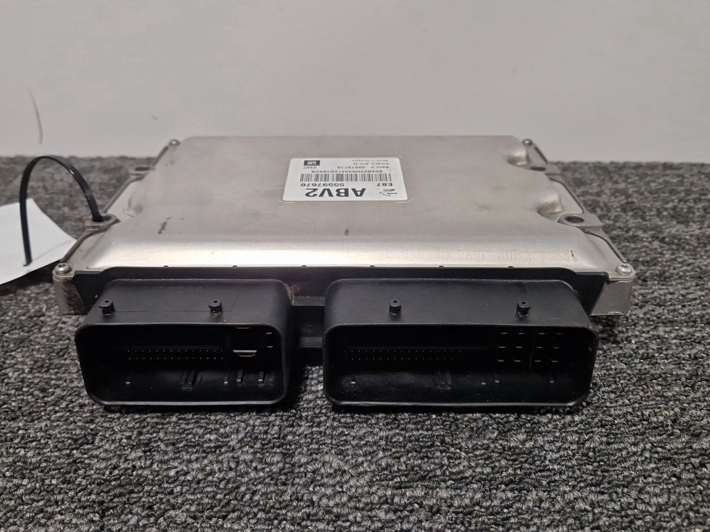 Vauxhall Astra MK6 (J)(A3400) Hatchback Genuine Engine Control Unit ECU 55597676