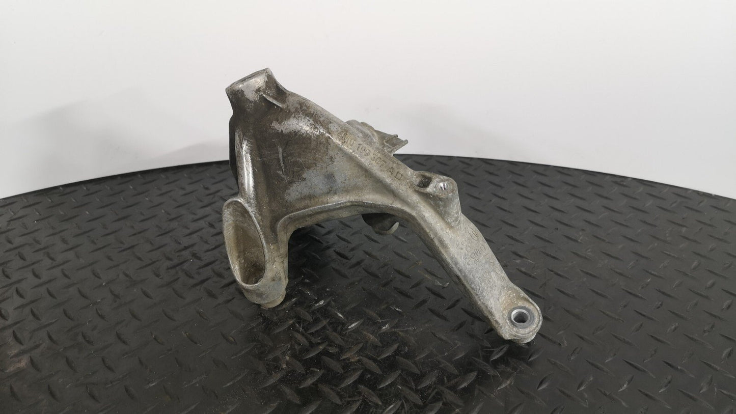 16-19 AUDI A4 B9 GENUINE LEFT N/S ENGINE MOUNT BRACKET 4M0199307AD