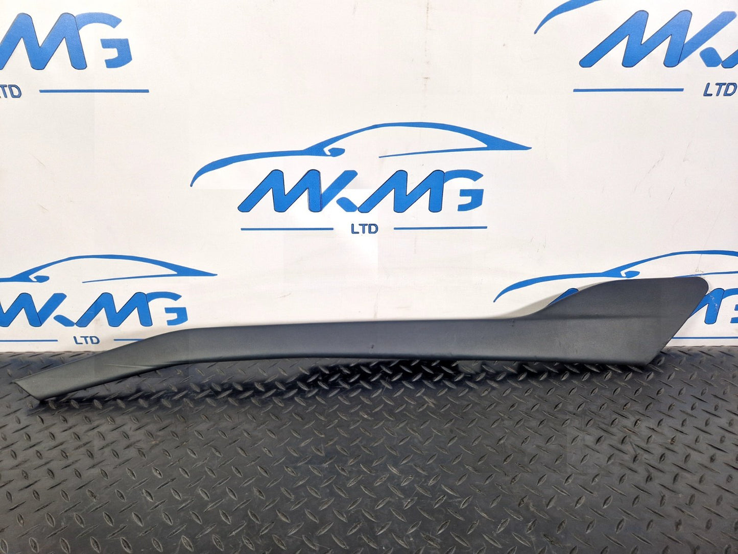 2019-ON  LAND ROVER DISCOVERY L550 LEFT N/S CENTRE CONSOLE TRIM LK72-044E04-B
