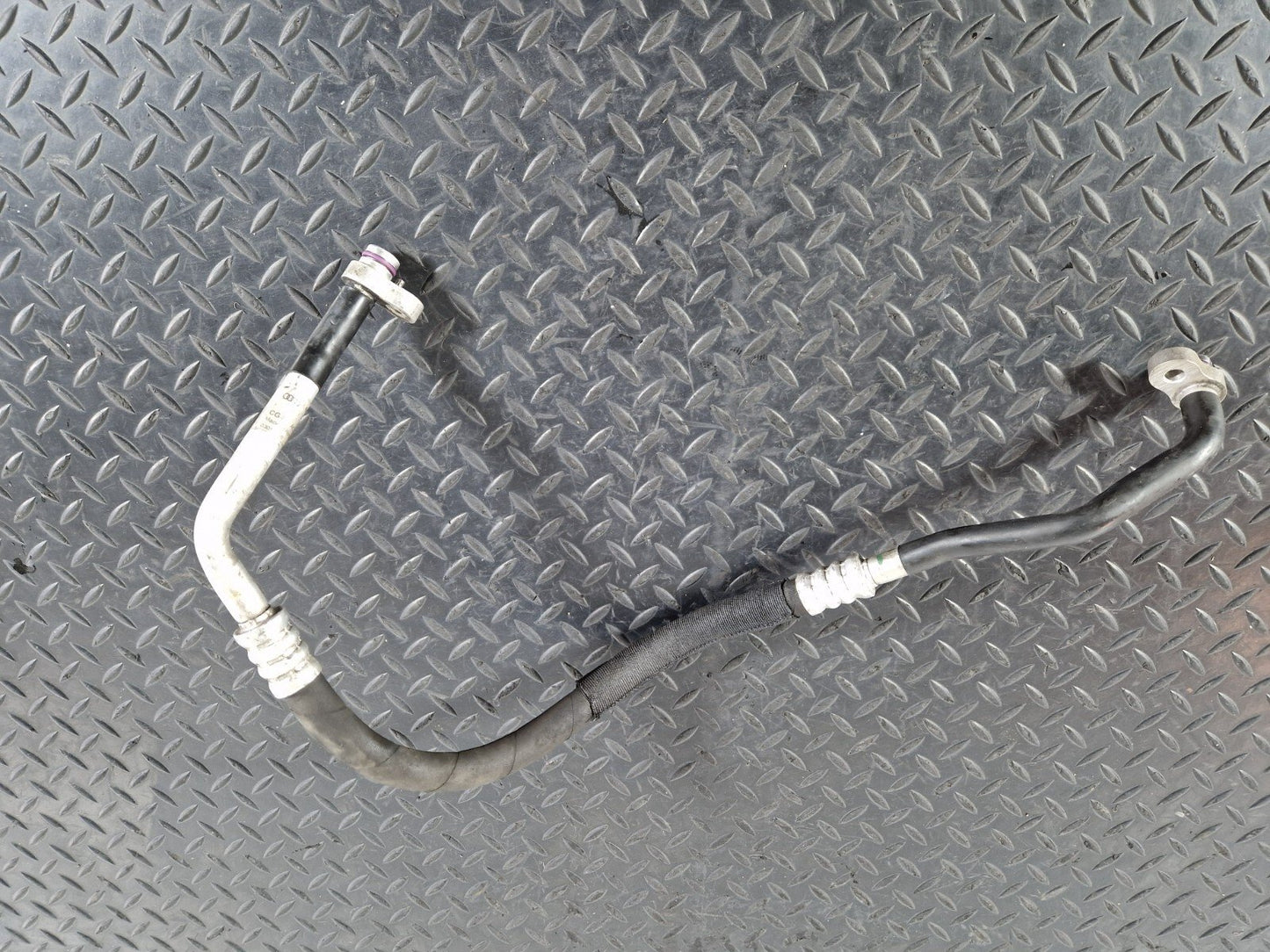 10-17 AUDI A8 4H A/C AIR CONDITIONING PIPE HOSE LINE 4H0260701M