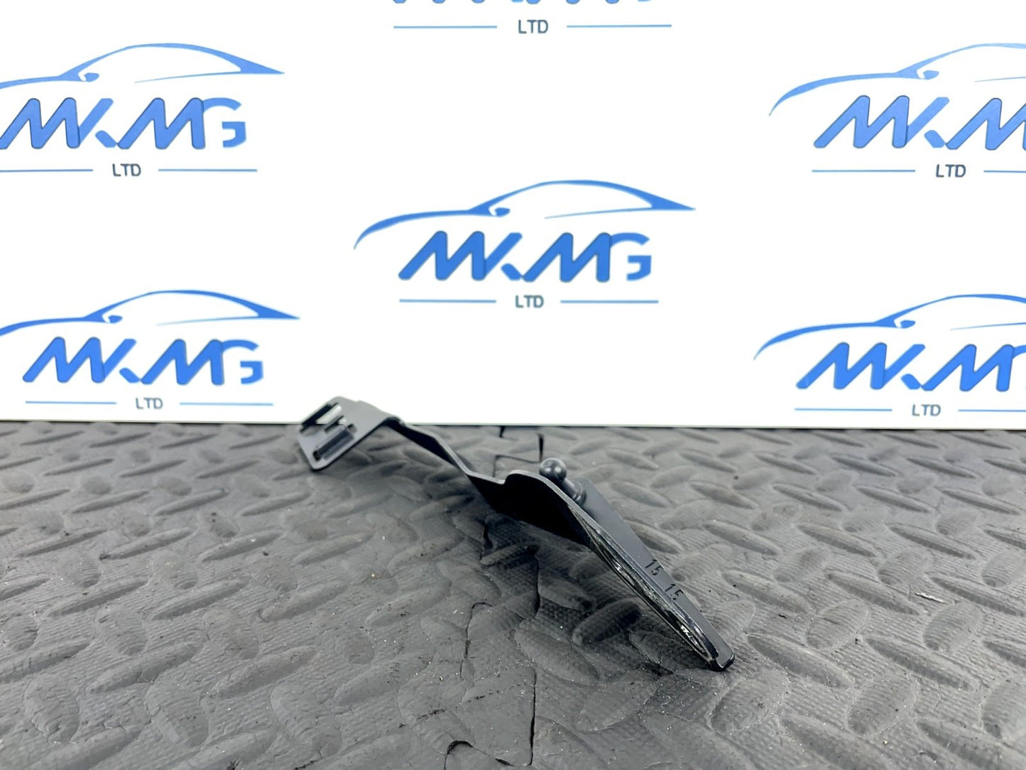 14-21 BMW 2 SERIES G.TOURER F45 F46 DRIVER SIDE BONNET STRUT HOLDER 7300532