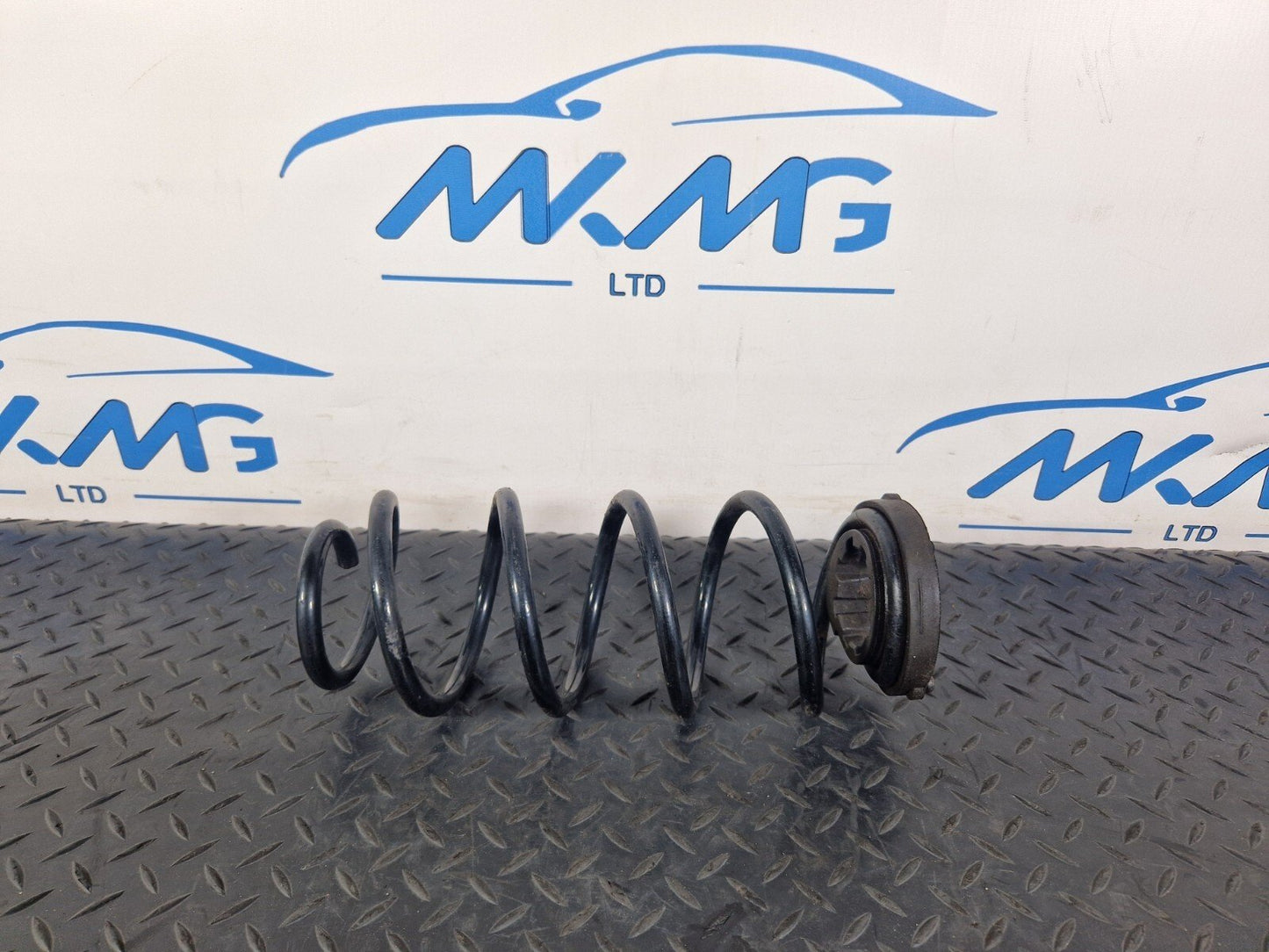 18-ON MERCEDES BENZ A CLASS W177 REAR LEFT SIDE SUSPENSION COIL SPRING X1
