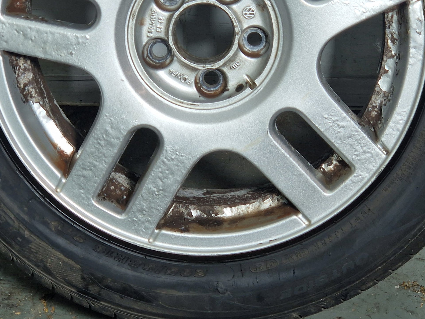 Volkswagen Golf V5 16" Alloy Wheel with Tyre 7mm 205/55/16 1J0601025F