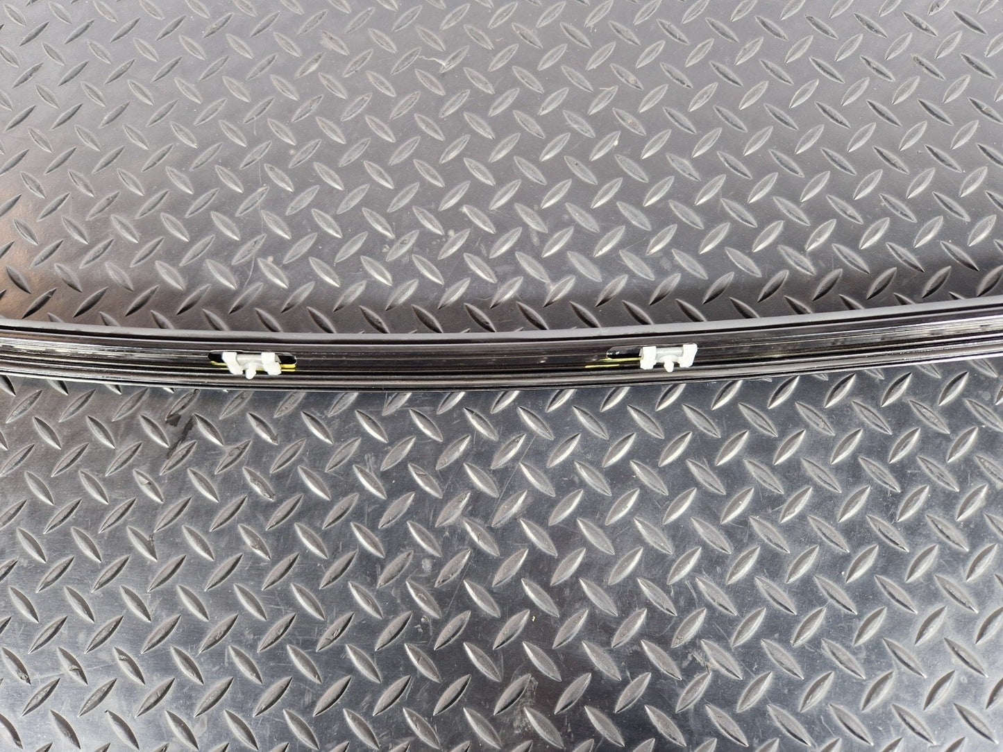 11-18 BMW 6 SERIES F06 LEFT WINDOWS SURROUND TOP UPPER ROOF STRIP 7275303