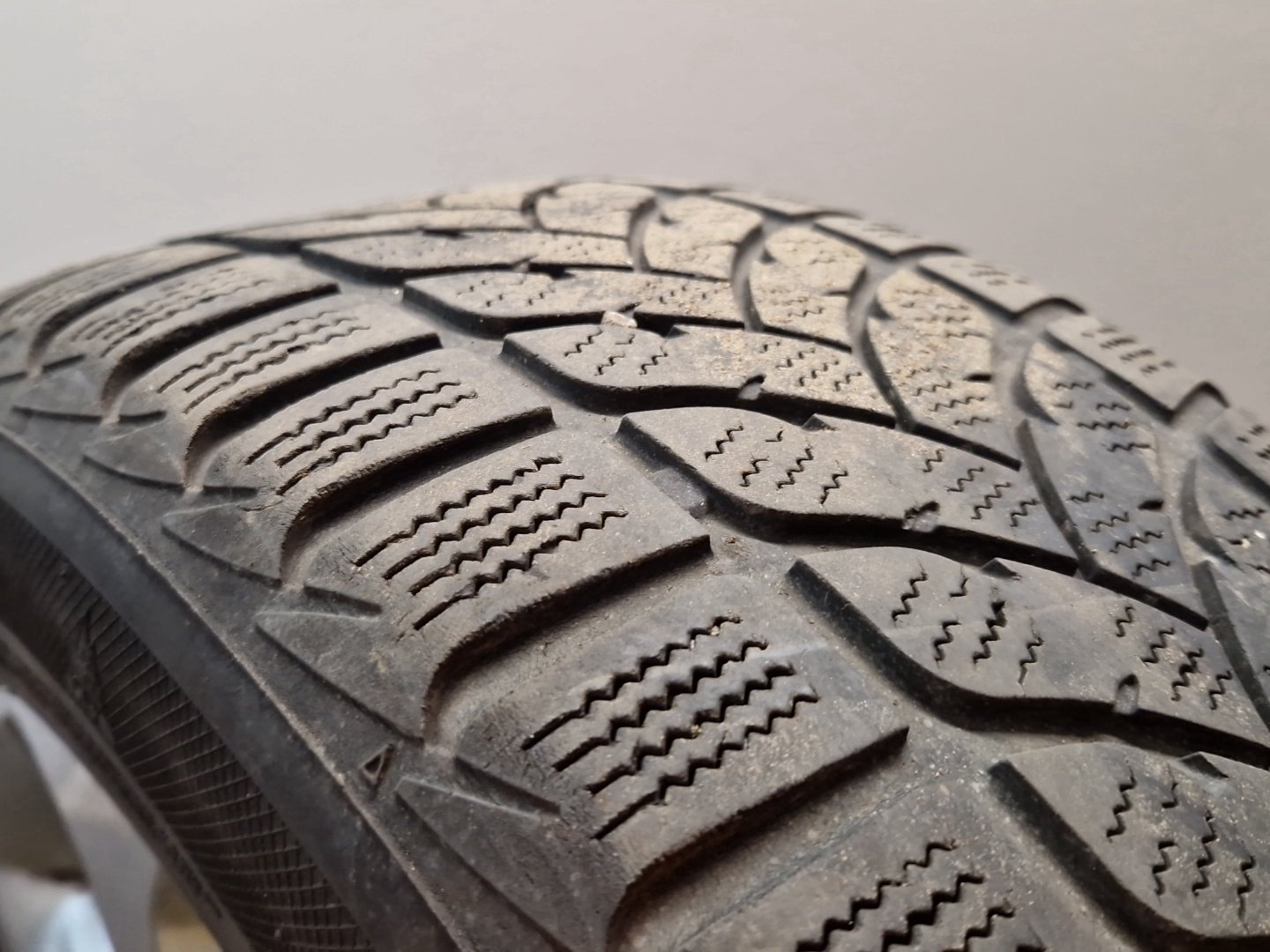 2008 Peugeot Partner MK2 (PH1) (B9) 16" Alloy Wheel with Tyre 215/55/16 ~4mm