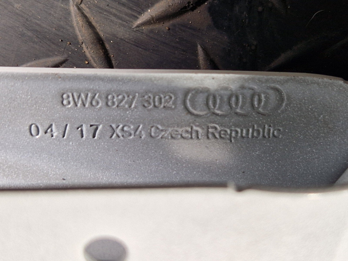 16-23 AUDI S5 COUPE GENUINE REAR TAILGATE BOOTLID HINGE RIGHT SIDE 8W6827302
