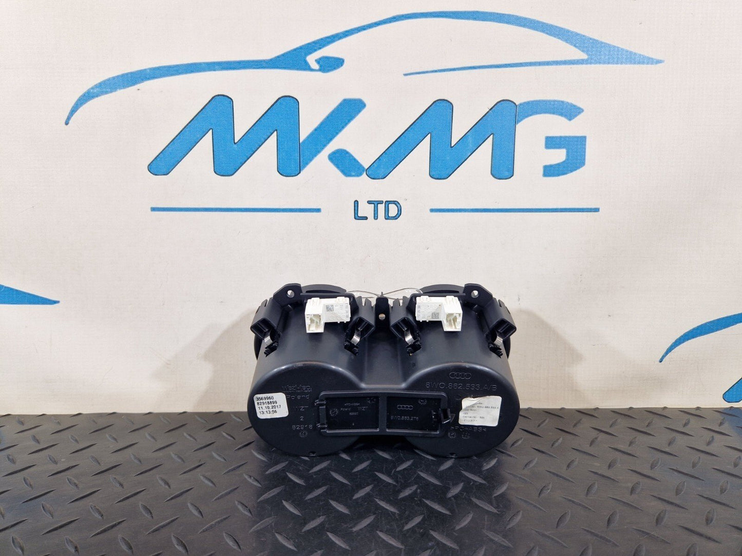 16-19 AUDI A4 B9 GENUINE OEM TWIN DOUBLE ILLUMINATED CUP HOLDER TRIM 8W0862533A