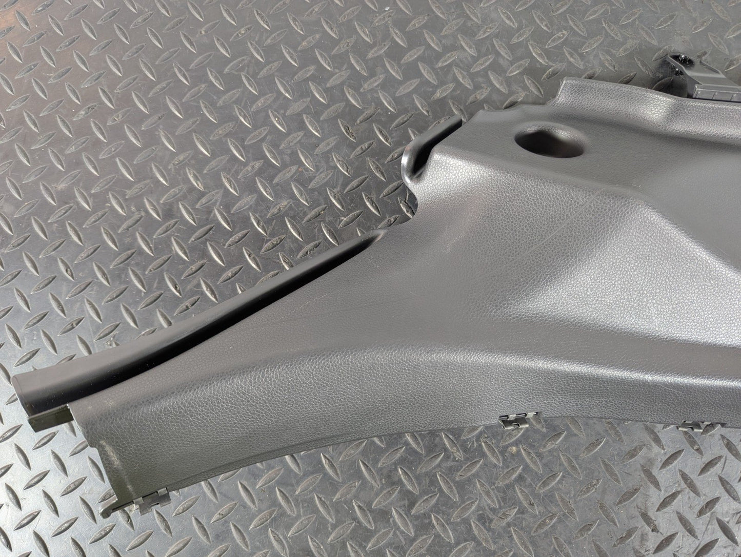 13-19 MERCEDES BENZ CLA C117 REAR LEFT C PILLAR TRIM COVER OEM A1176901125