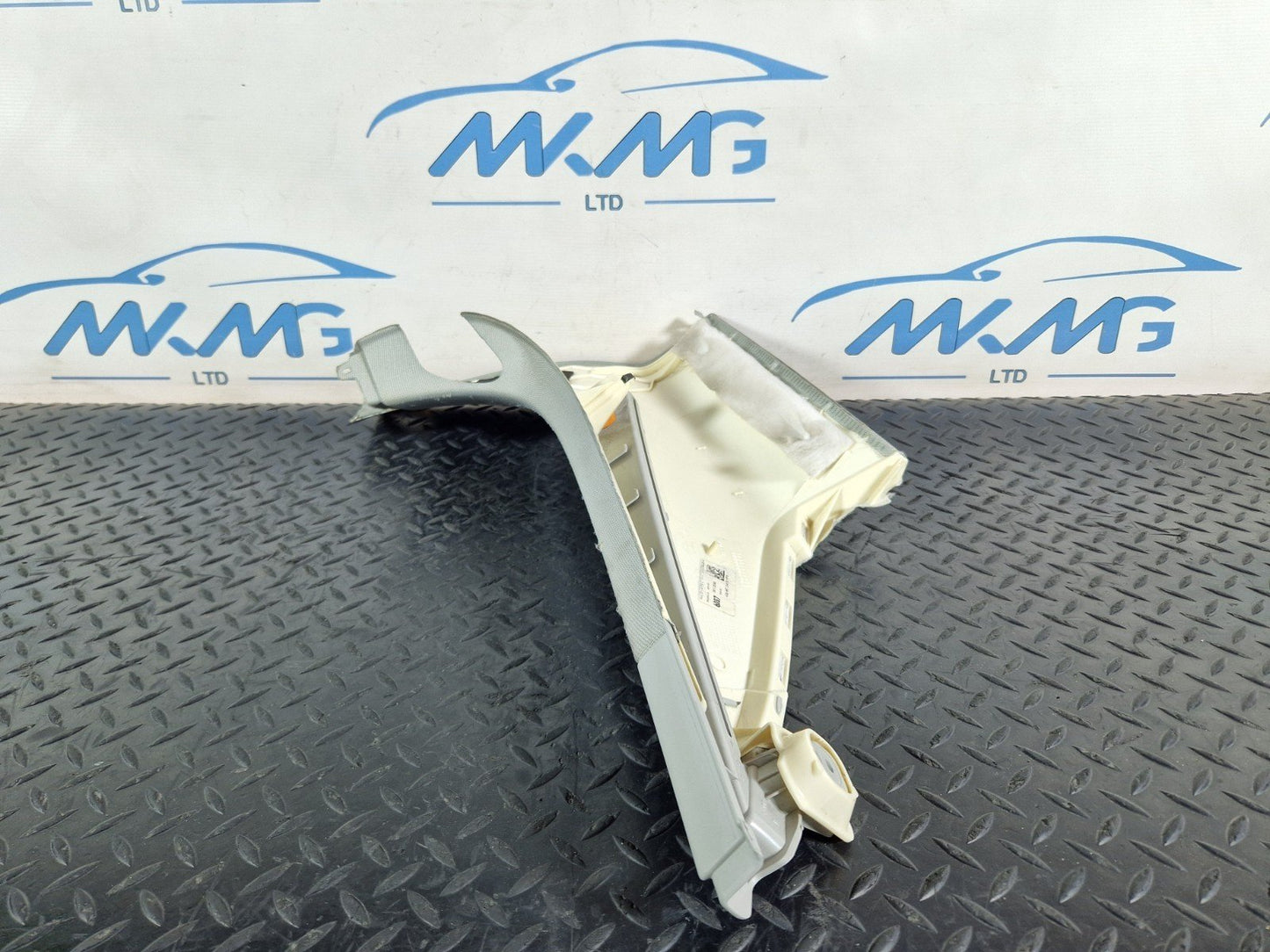 12-18 AUDI A6 C7 GENUINE RIGHT UPPER D PILLAR TRIM 4G9867246B