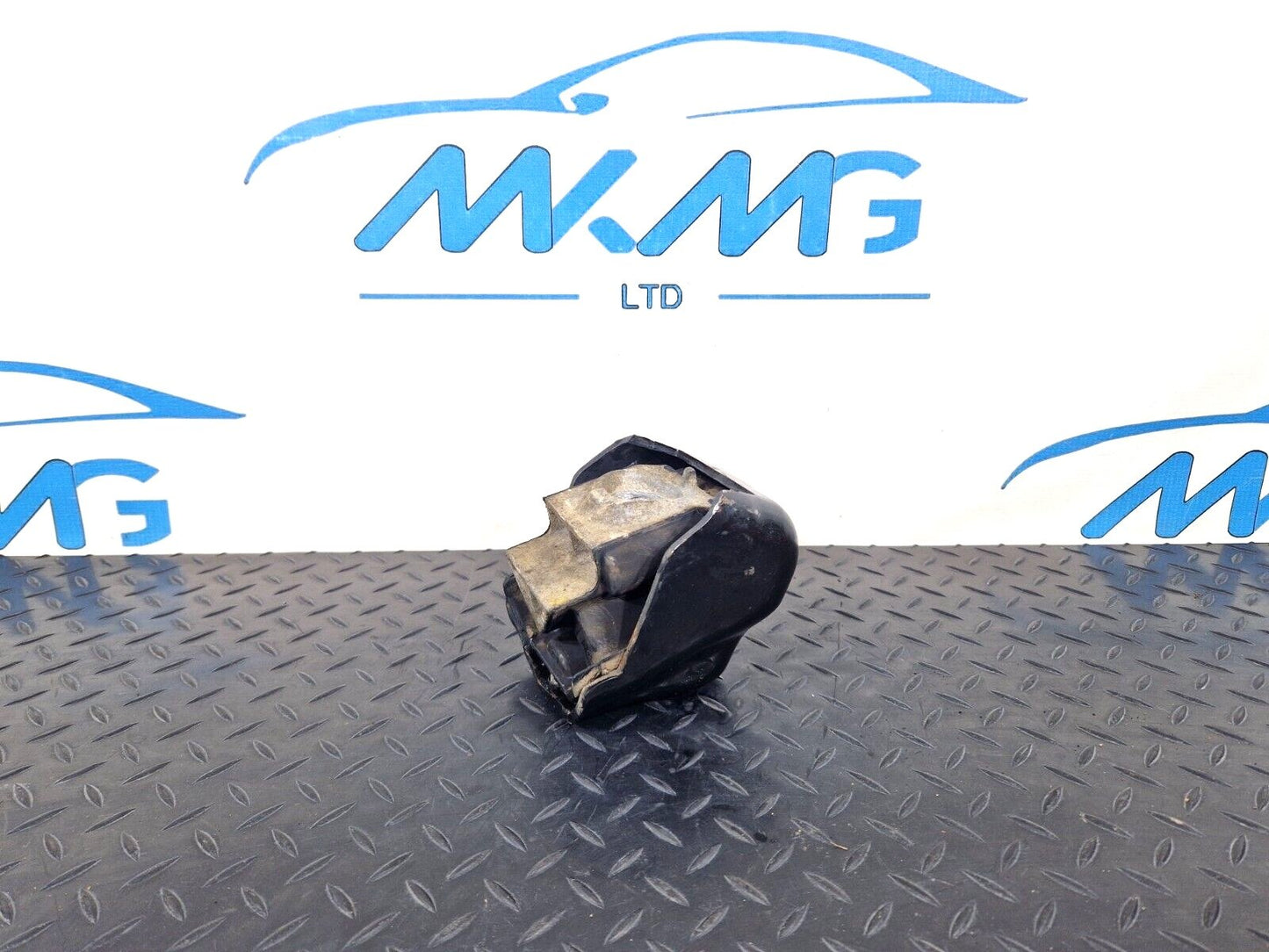 18-ON MERCEDES BENZ SPRINTER W907 LEFT PASSENGER SIDE ENGINE MOUNTING A906241