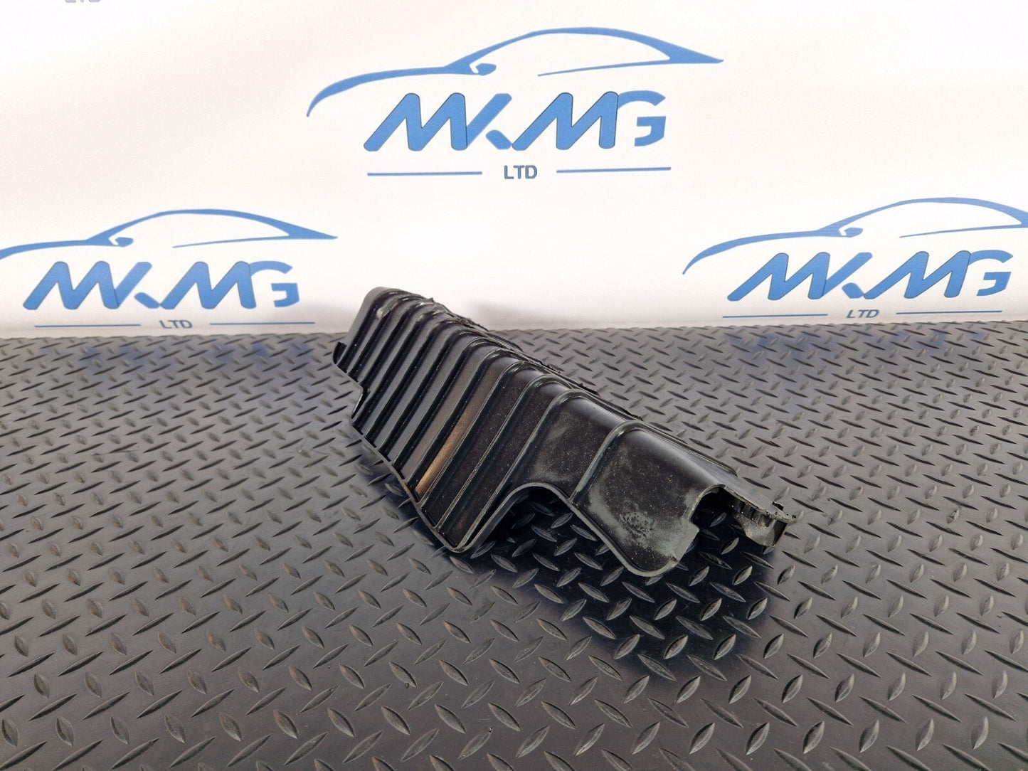 16-23 AUDI A5 F5 SPORTBACK S-LINE REAR LEFT CONTROL ARM COVER 8W0505415E