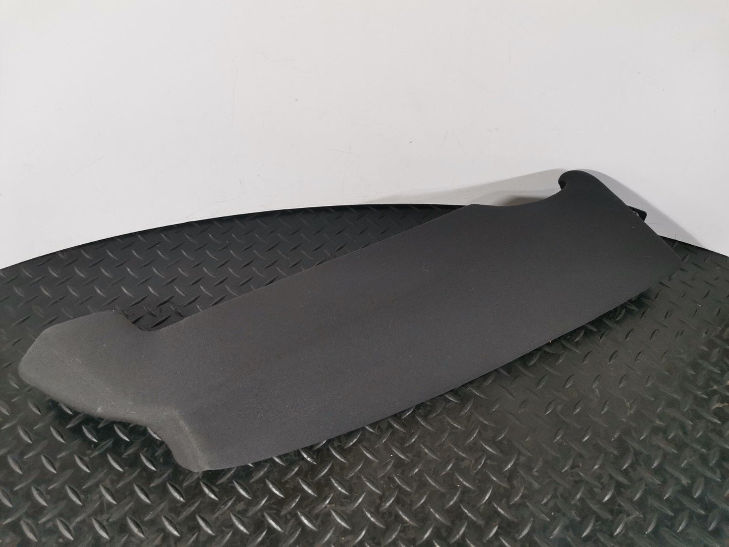 16-19 AUDI A4 B9 SALOON GENUINE REAR RIGHT DRIVER SIDE CLOTH BOLSTER 8W0885704