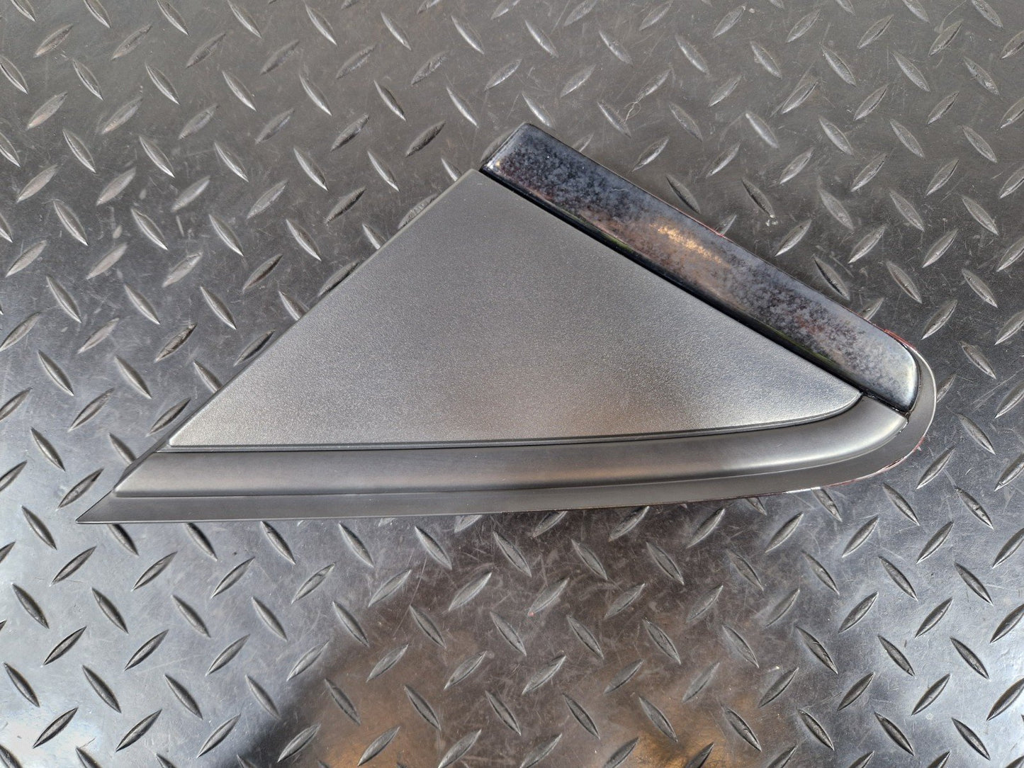 11-19 MERCEDES BENZ ML W166 EXTERIOR WING TRIM LEFT PASSENGER SIDE A2466901987