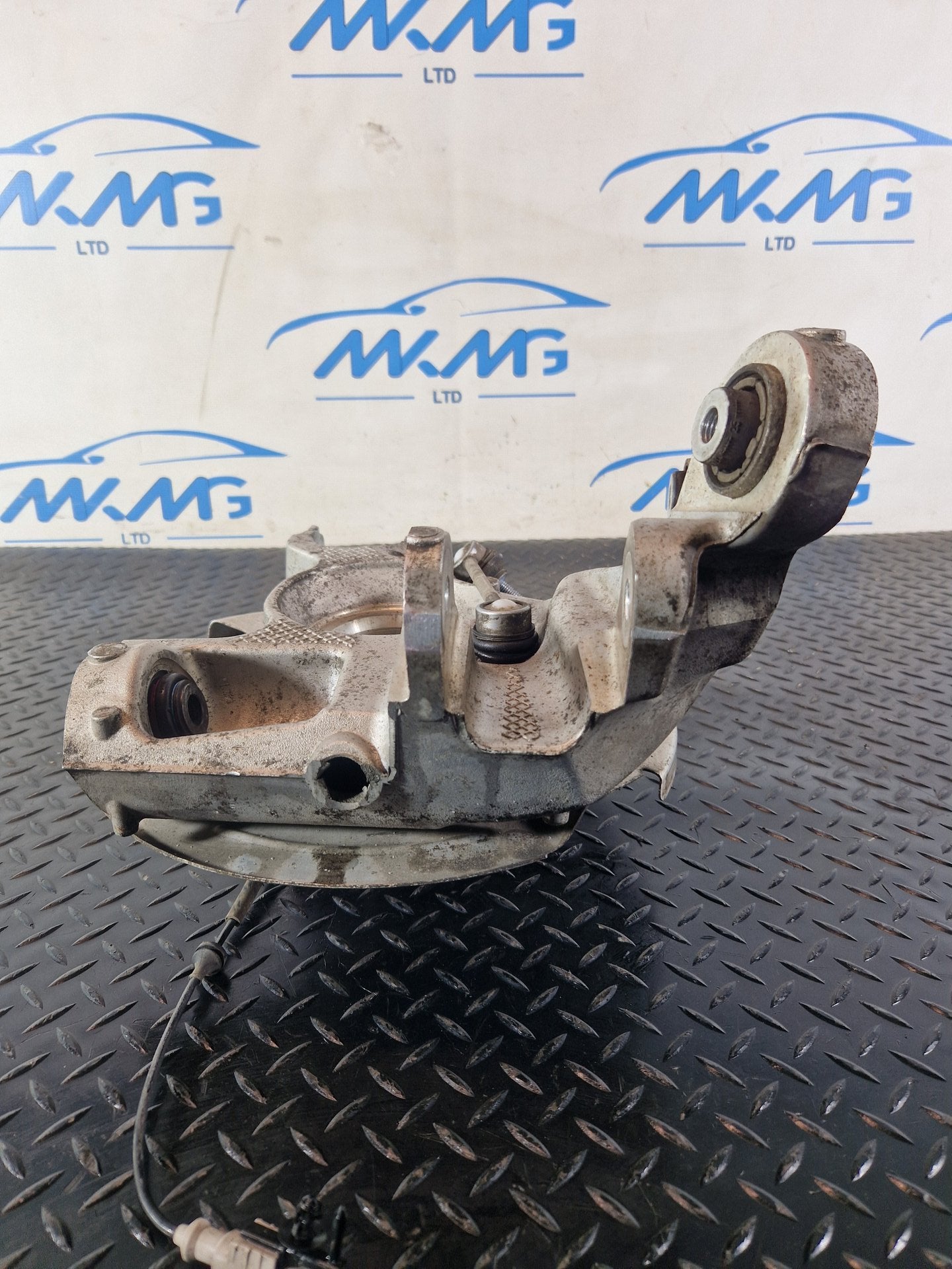 2019 - 2025 Range Rover Evoque L551 Rear Left N/S Wheel Hub GX73-2C029-AC