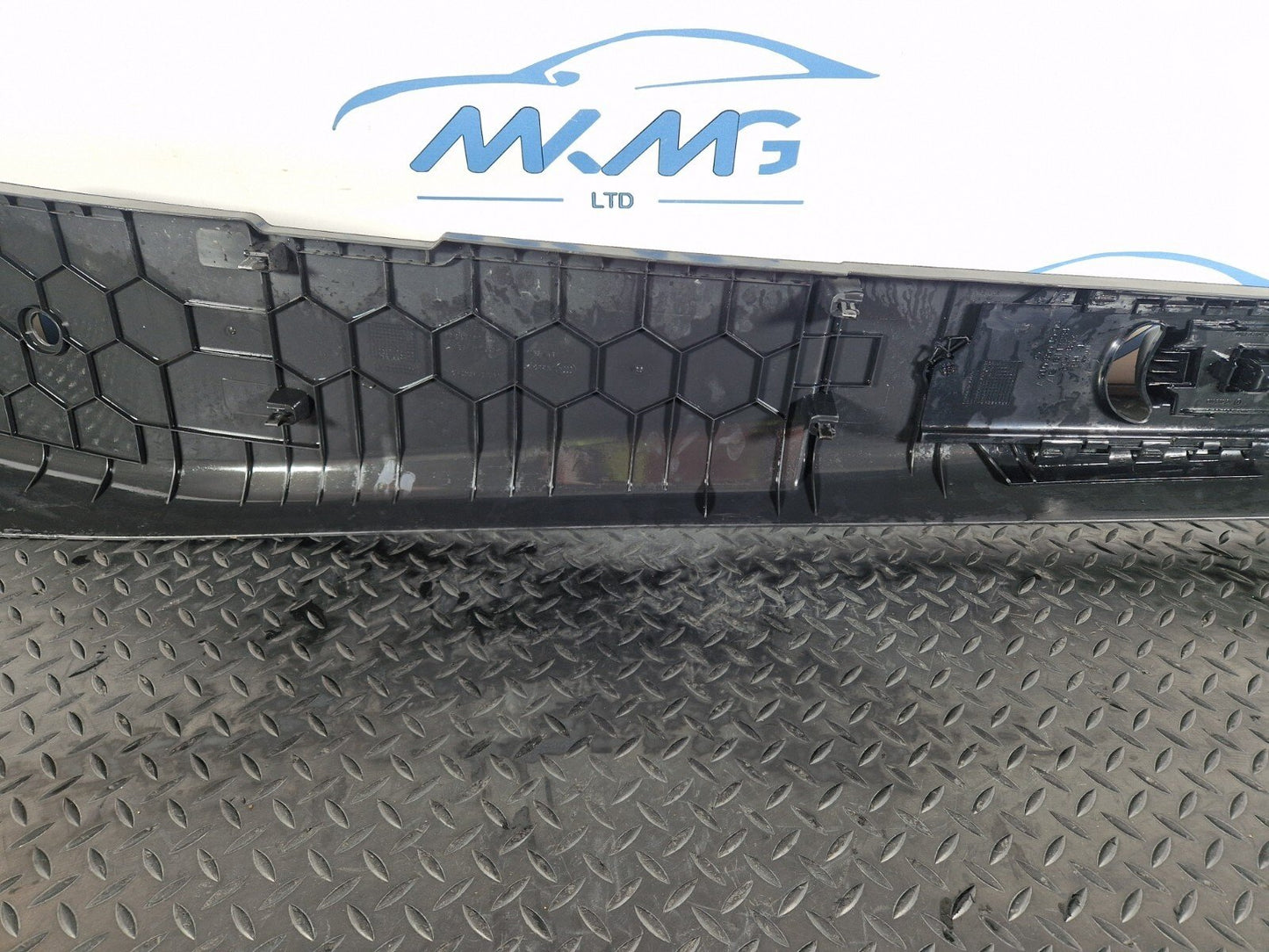 18ON MERCEDES BENZ SPRINTER W907 W910 RIGHT SIDE B PILLAR TRIM COVER A9076905200