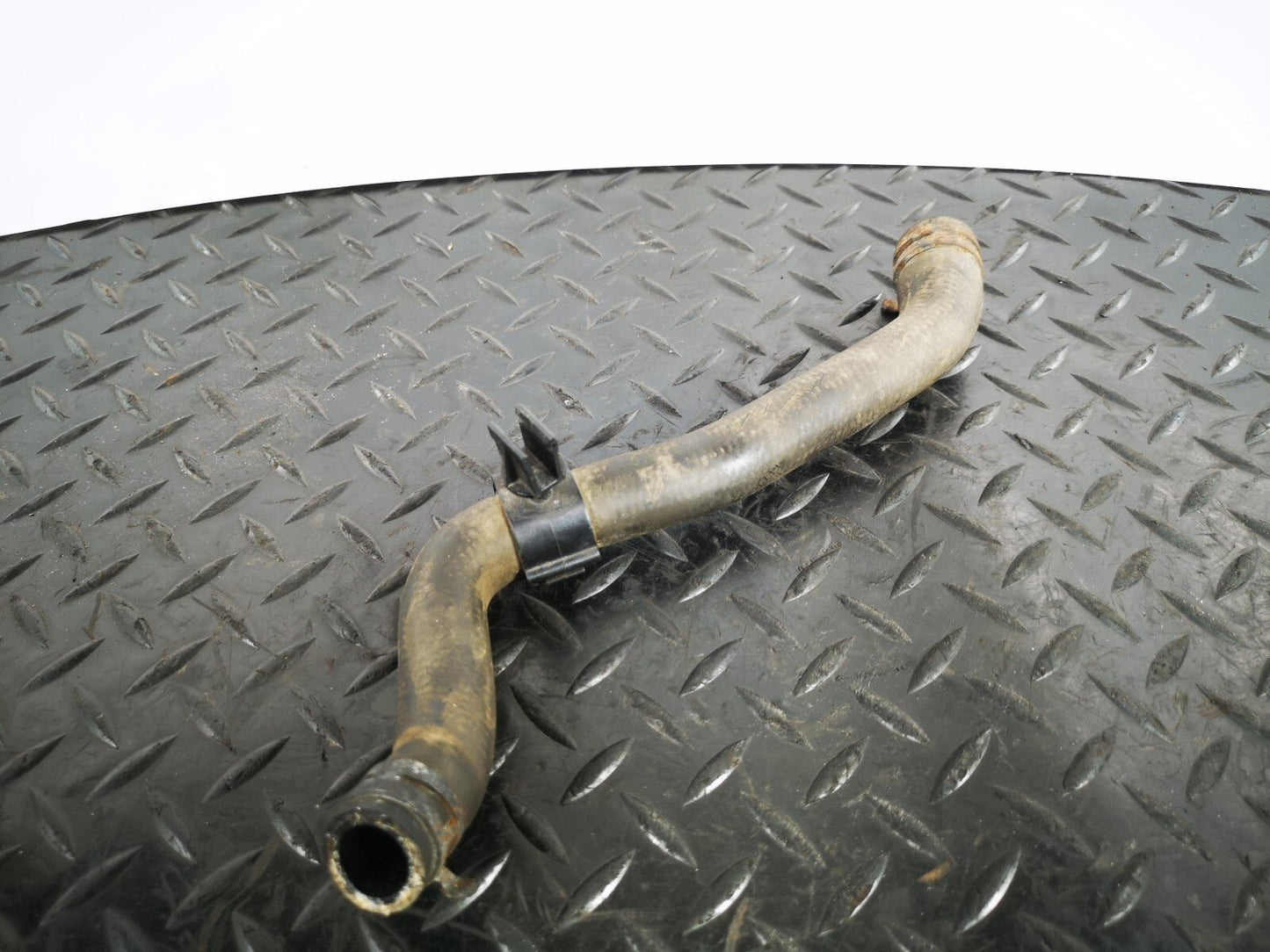 16-19 AUDI A4 B9 S-LINE GENUINE V6 3.0TDI CSW COOLANT HOSE PIPE 8W0122445H