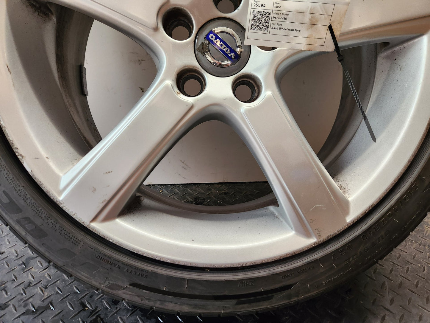 Volvo V50 MK2 FL (MW) 18" Alloy Wheel with Tyre 215/45/18 ~6mm