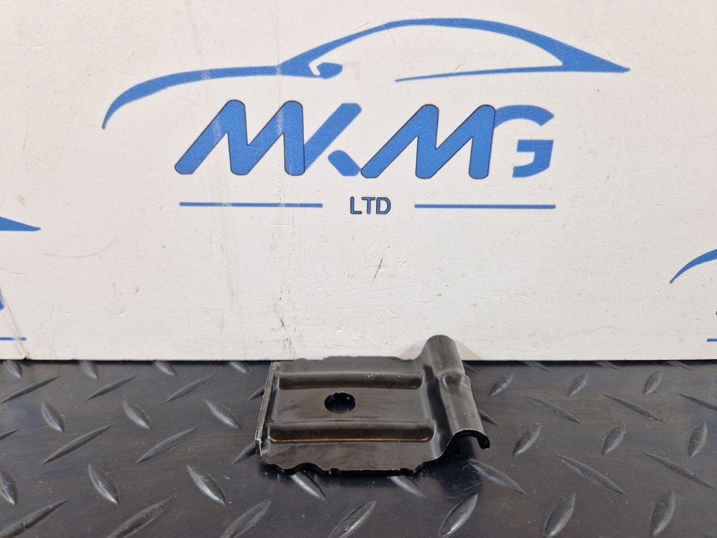 16-19 AUDI A4 B9 GENUINE OEM BATTERY CLAMP 8W0803123