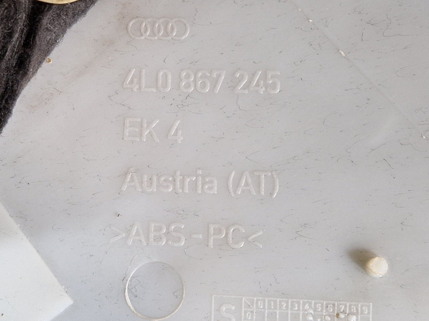 10-15 AUDI Q7 4L GENUINE REAR LEFT PILLAR TRIM 4L0867245