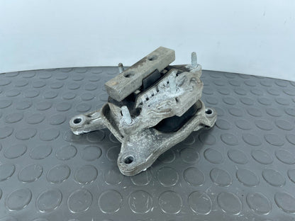 16-19 AUDI A4 B9 SALOON GENUINE 1.4 TFSI ENGINE MOUNT BRACKET 8W0399118B