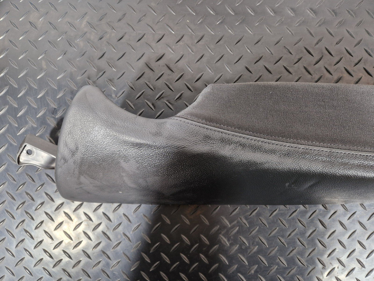 12-18 AUDI A6 C7 REAR SEAT BOLSTER SIDE LEFT PASSENGER 4G085703A