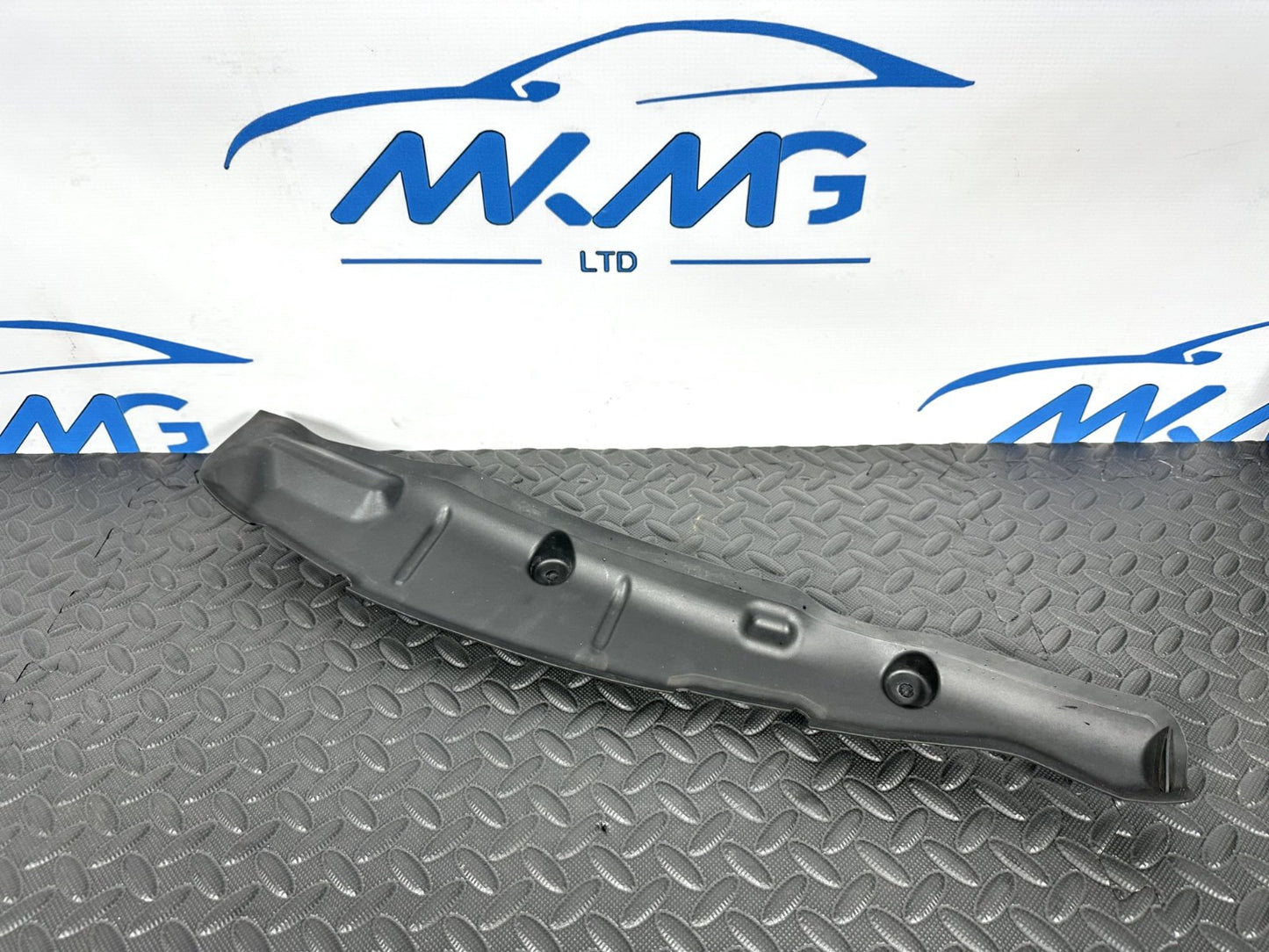 16-19 AUDI A4 B9 SALOON GENUINE FRONT LEFT SIDE WING FENDER COVER 8W0821111
