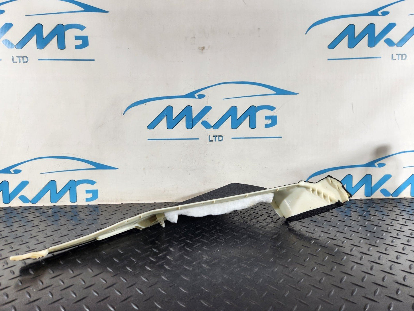 11-18 BMW 6 SERIES F13 C PILLAR LEFT N/S COVER TRIM PANEL 8051017