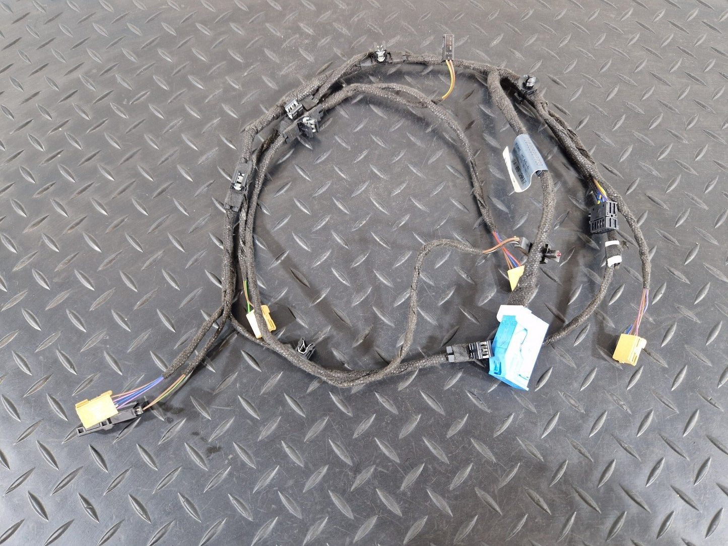 16-19 AUDI A4 B9 GENUINE OEM FRONT RIGHT O/S DOOR WIRING LOOM 8W0971035