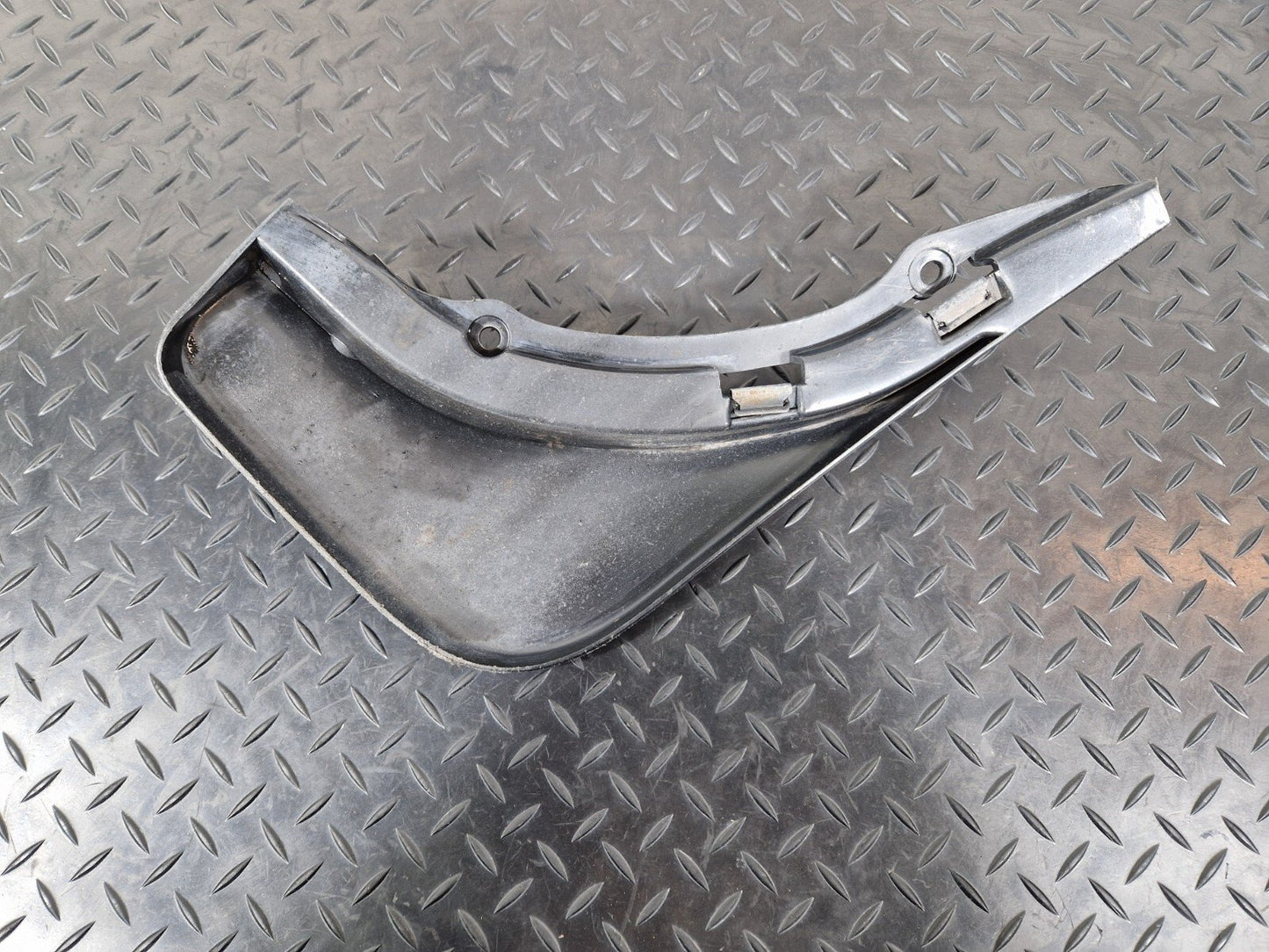 14-21 MERCEDES BENZ C200 W205 SALOON/ESTATE REAR MUD FLAP O/S/N/S A2058900178