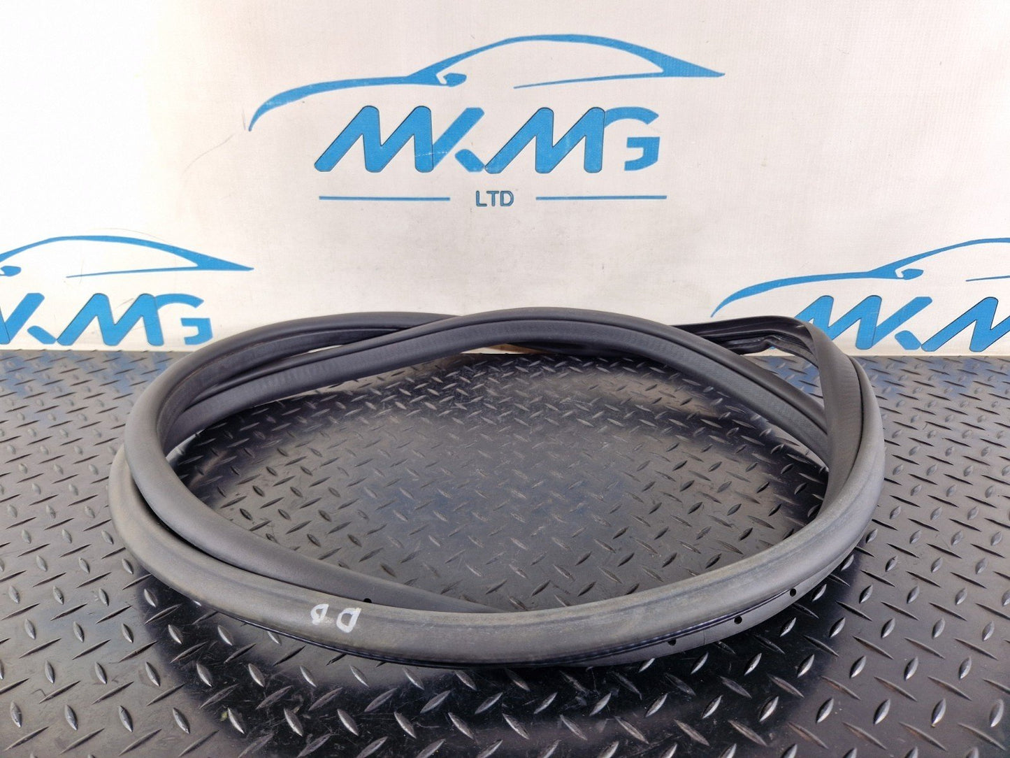 14-20 MERCEDES BENZ GLA X156 REAR DOOR RUBBER SEAL FITS LEFT & RIGHT A1566920176