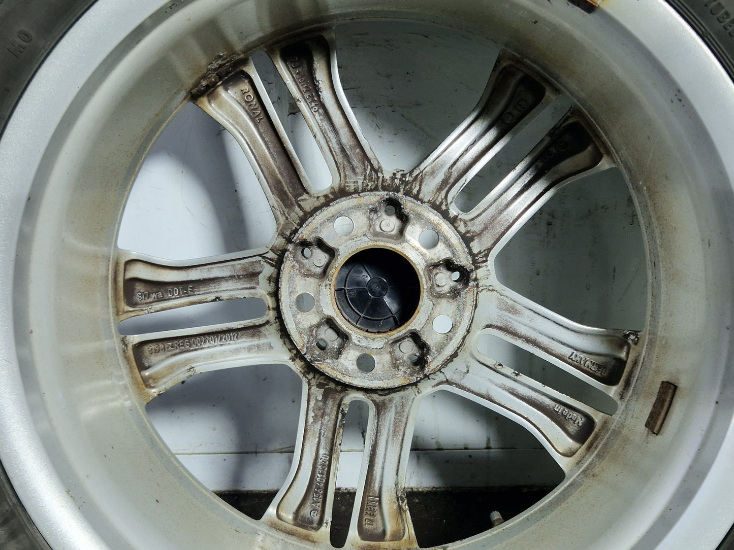 Mercedes-Benz GLA 18" Alloy Wheel with Tyre 235/50/18 ~5mm A1564011300