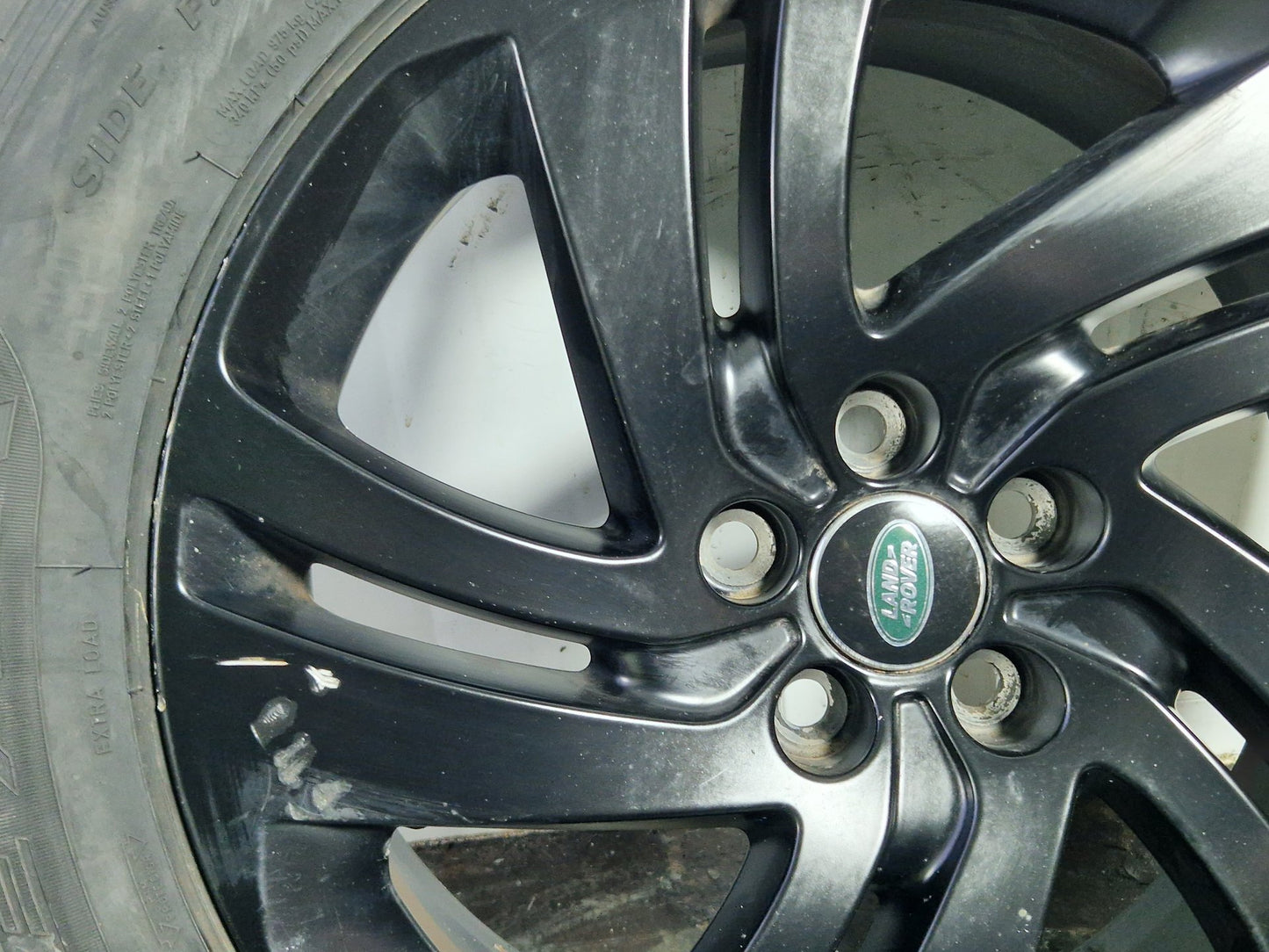 Land Rover Evoque L551 18" Alloy Wheel With Tyre 235/60/18 ~4mm K8D2-1007-CA