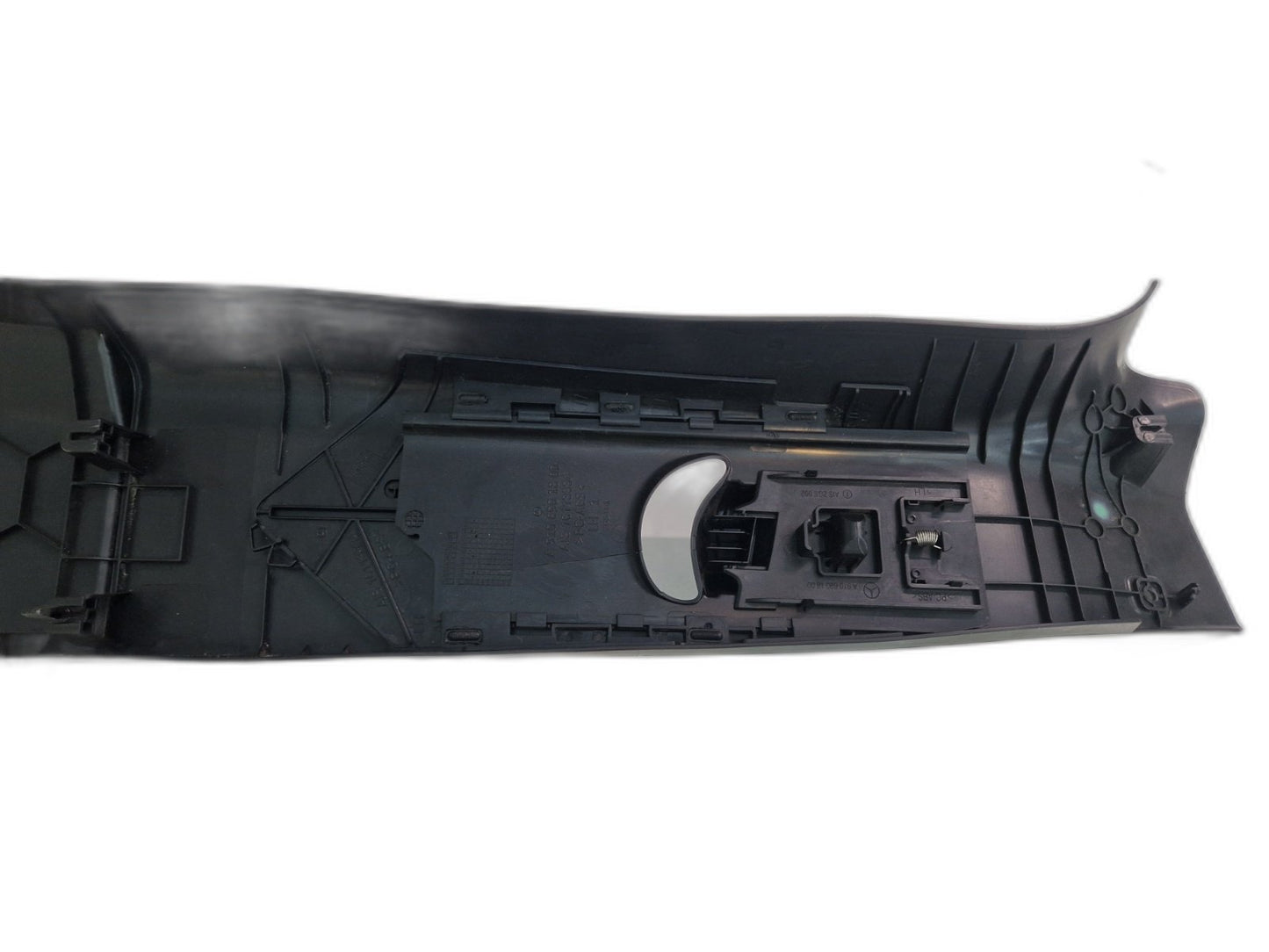 18-ON MERCEDES SPRINTER W907 LEFT B PILLAR TRIM MOULDING DAMAGED A9106901800
