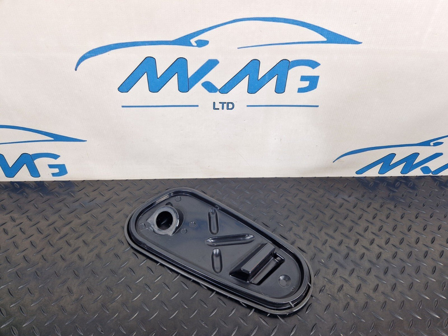 16-23 AUDI A5 F5 SPORTBACK FRONT RIGHT DOOR INNER PANEL COVER 8W8837916