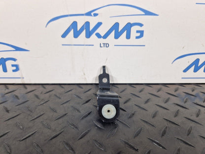 20-24 BMW 1 SERIES F40 GENUINE UNDERBODY PANELLING HOLDER BRACKET 7400890