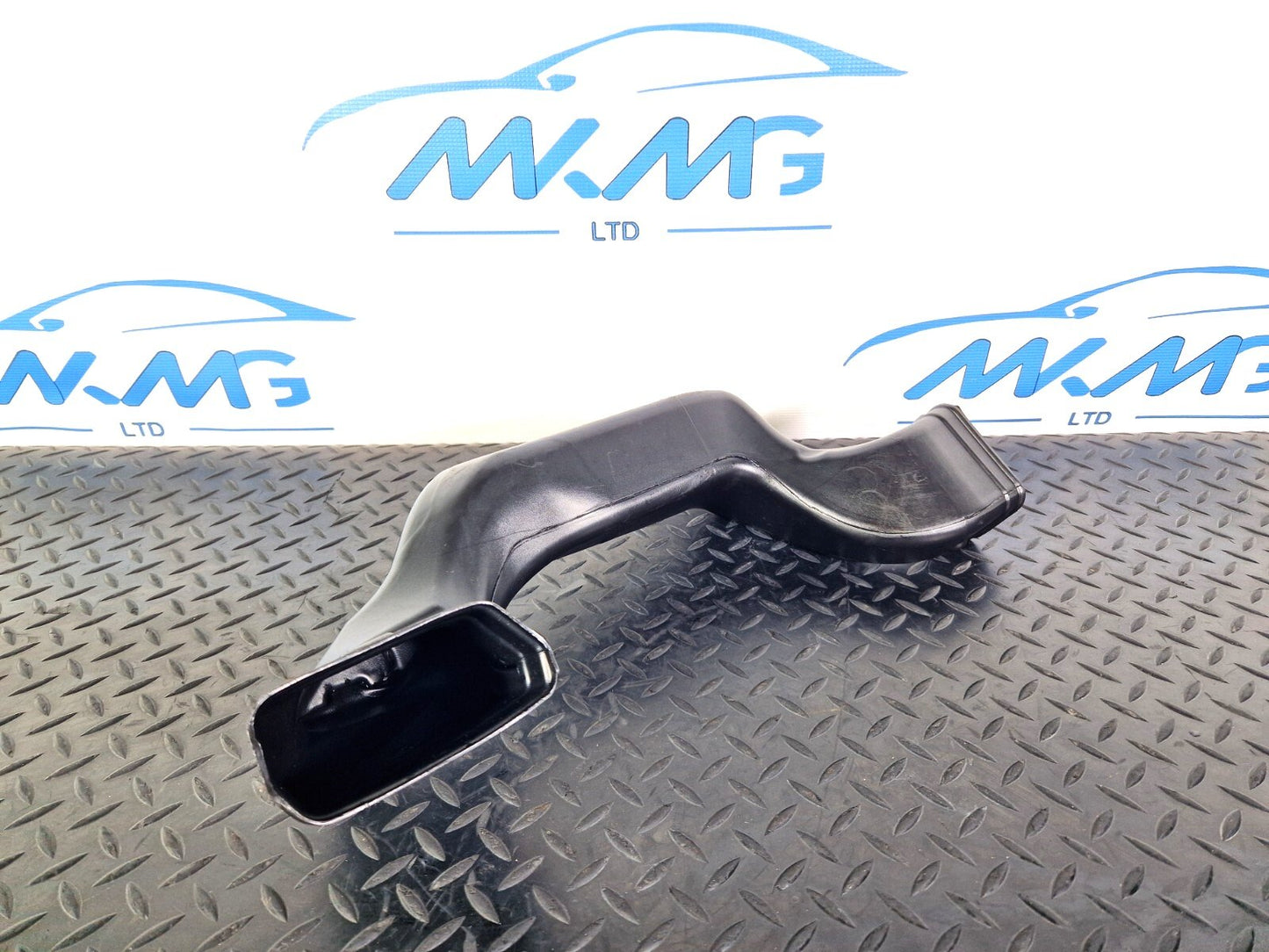 12-17 AUDI Q5 S-LINE GENUINE OEM FRONT LEFT SIDE VENT AIR GUIDE 8W2819655