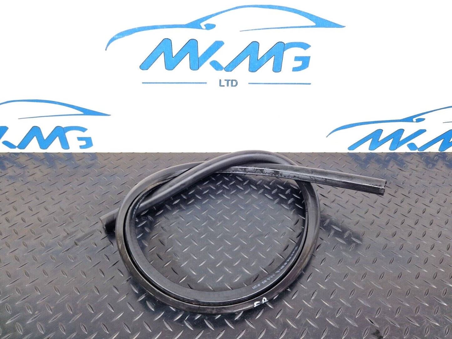 10-18 AUDI A7 4G S-LINE FRONT RIGHT OSF RUBBER WEATHER SEAL 4G8831707A