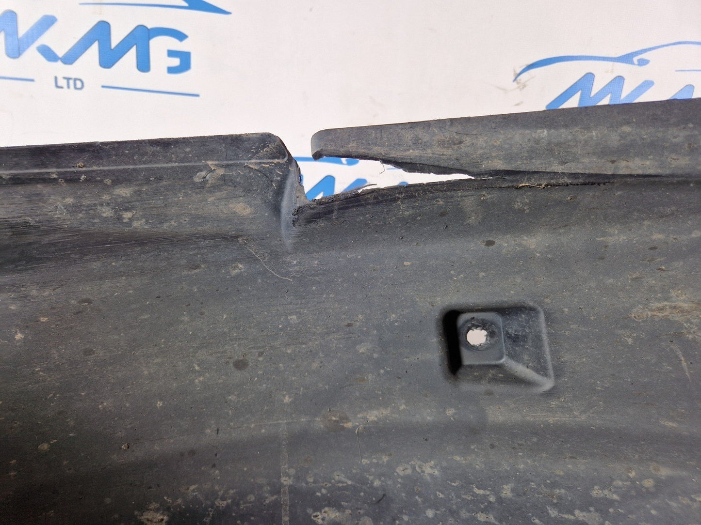 16-19 MERCEDES BENZ GLE W166 REAR WHEEL LEFT SIDE SPLASH GUARD COVER A1668841322