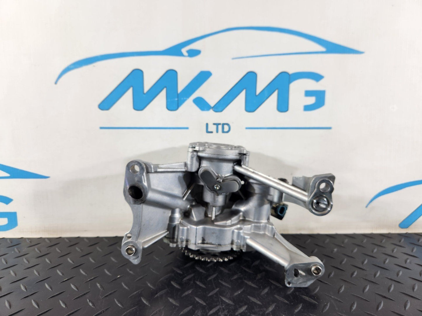 19-ON RANGE ROVER EVOQUE L551 2.0 DIESEL OIL PUMP M4D36L079