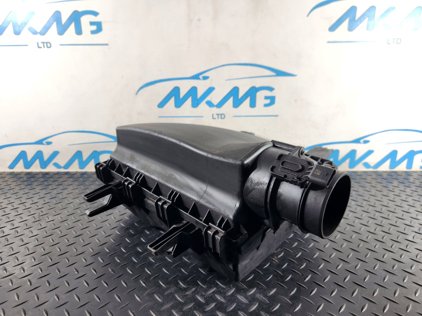 Mercedes-Benz Sprinter W907 Air Filter Box Housing A9075280000