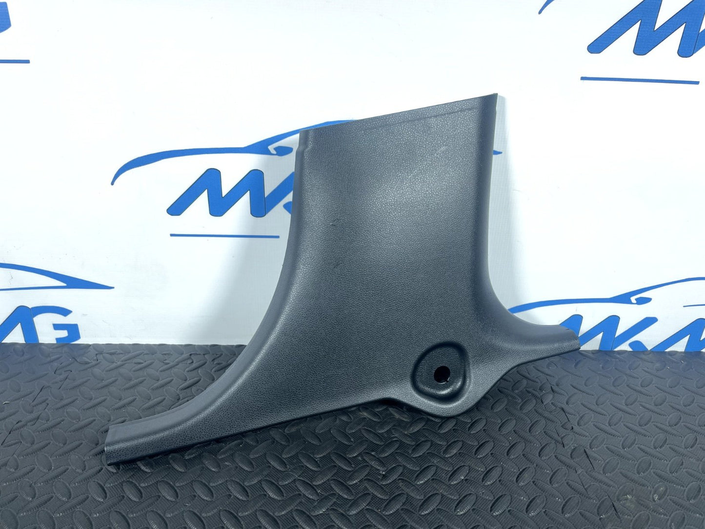 12-18 MERCEDES A-CLASS W176 GENUINE DRIVER SIDE LOWER B-PILLAR TRIM A1766920200