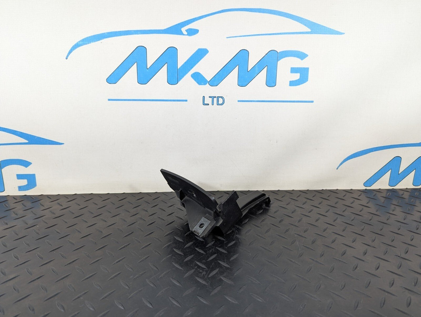 10-17 AUDI A8 4H GENUINE FRONT LEFT BRACKET 4H0807139MN