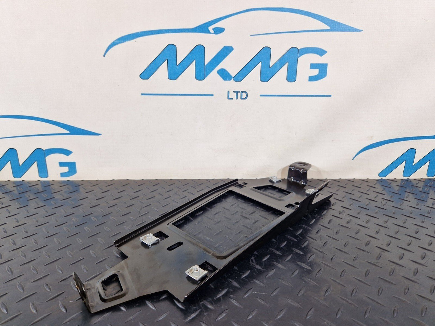 10-15 AUDI Q7 4L OEM REAR RIGHT O/S AMPLIFIER HOLDER MOUNT BRACKET 4L0035464F