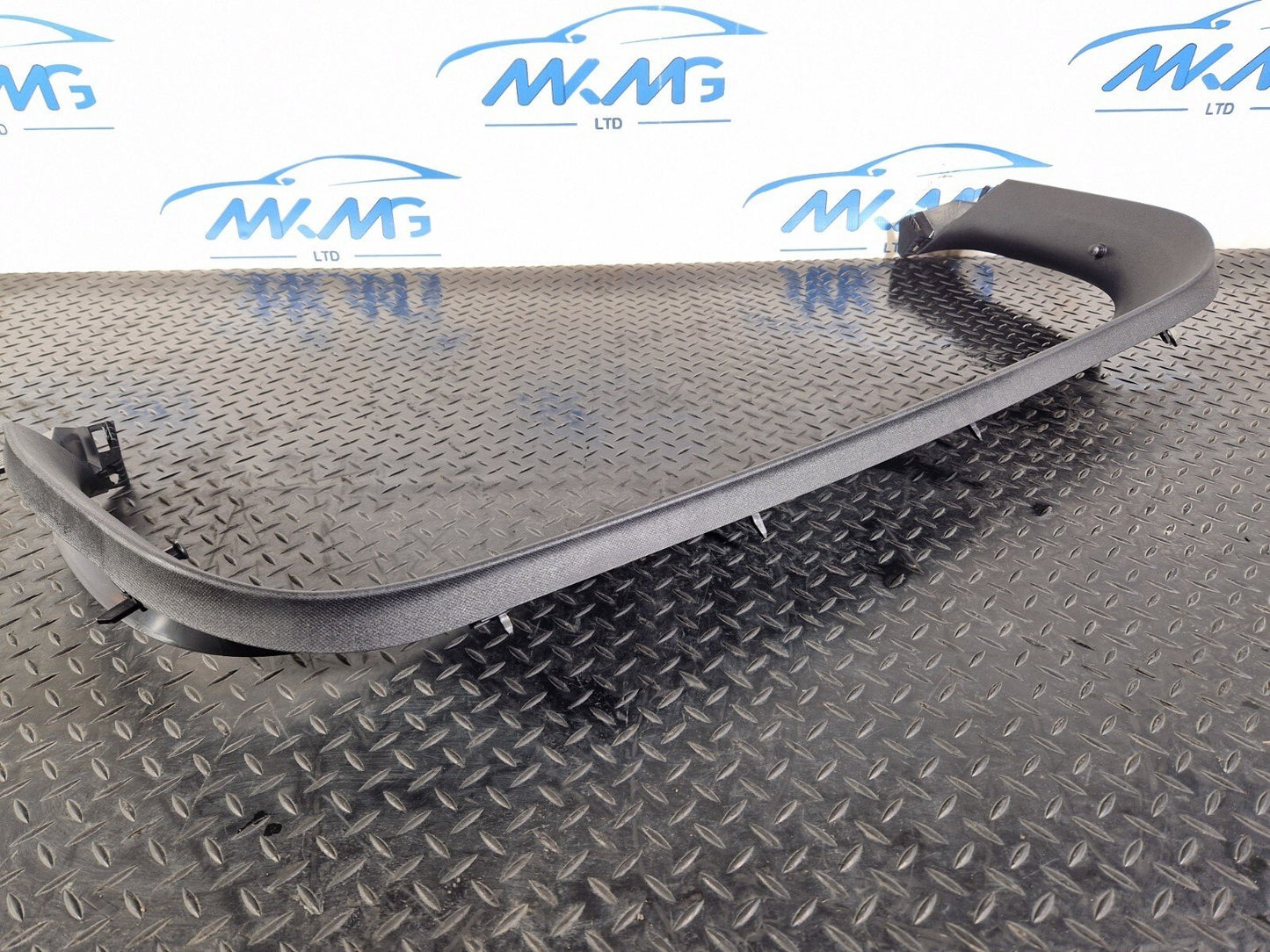 19-ON MERCEDES BENZ B CLASS W247 REAR TAILGATE WINDOW FRAME TRIM A2477402500