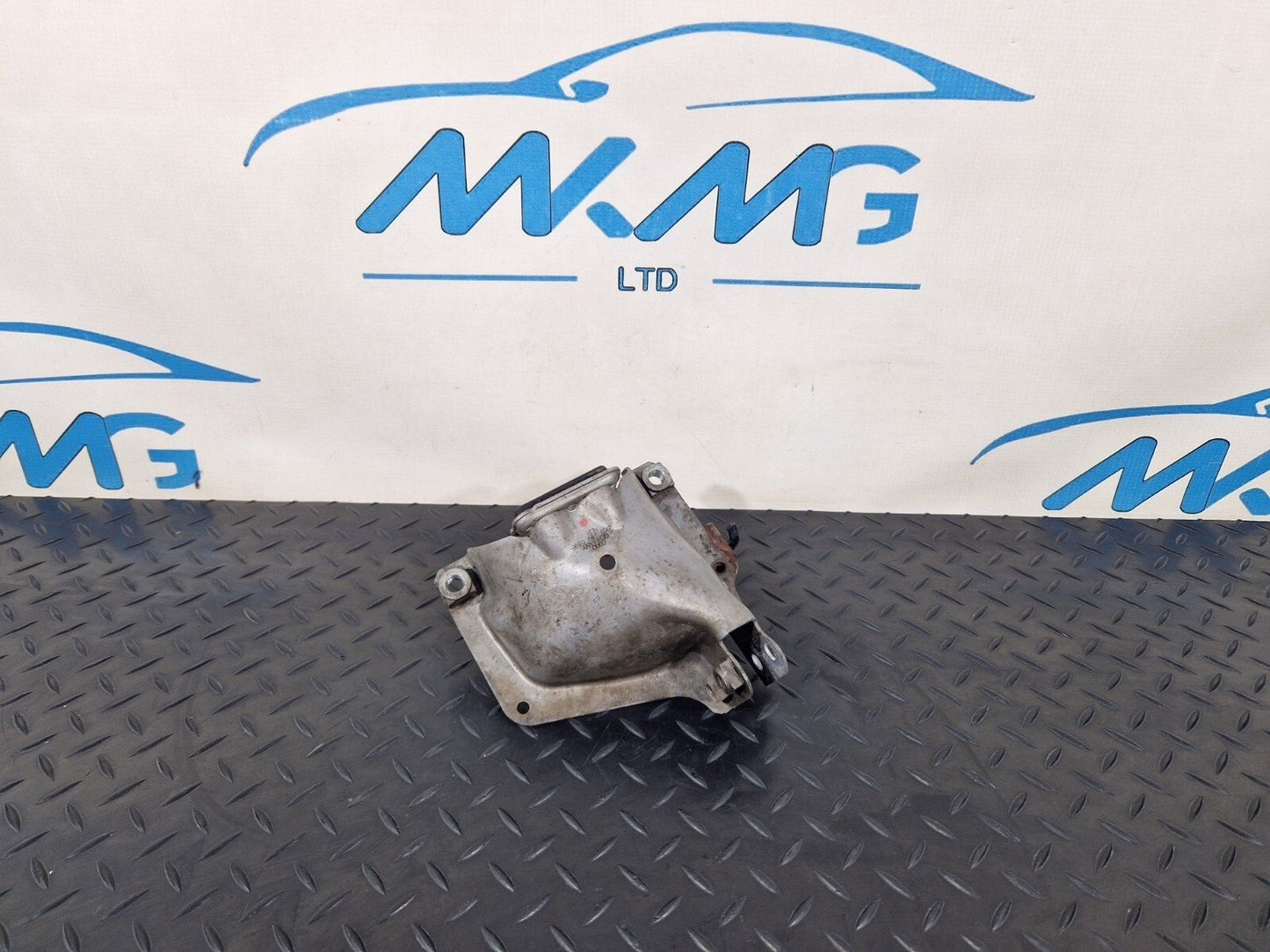 12-17 AUDI S5 CONVERTIBLE ENGINE MOUNT BRACKET 8K0399059F