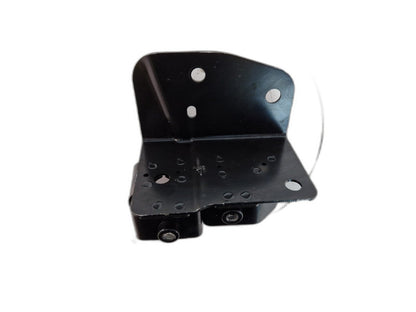 MERCEDES-BENZ C CLASS W205 LEFT MOUNTING BRACKET A2056100330