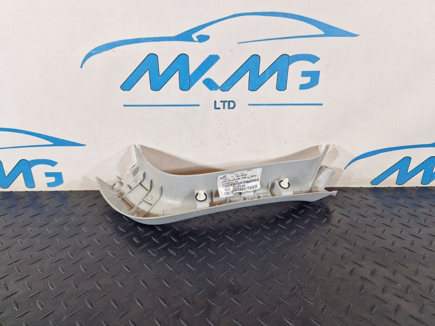 14-19 LAND ROVER L550 DISCOVERY SPORT TAILGATE LEFT SIDE TRIM FK724251AE8LBM