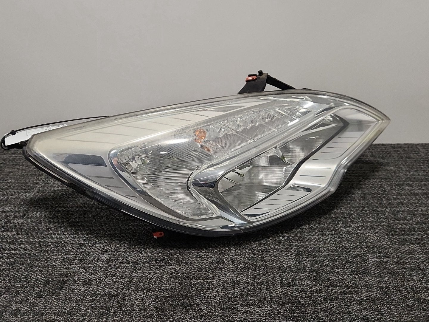 Vauxhall Meriva MK2 (B) (4470) MPV Genuine Front Right O/S Headlight 13253632